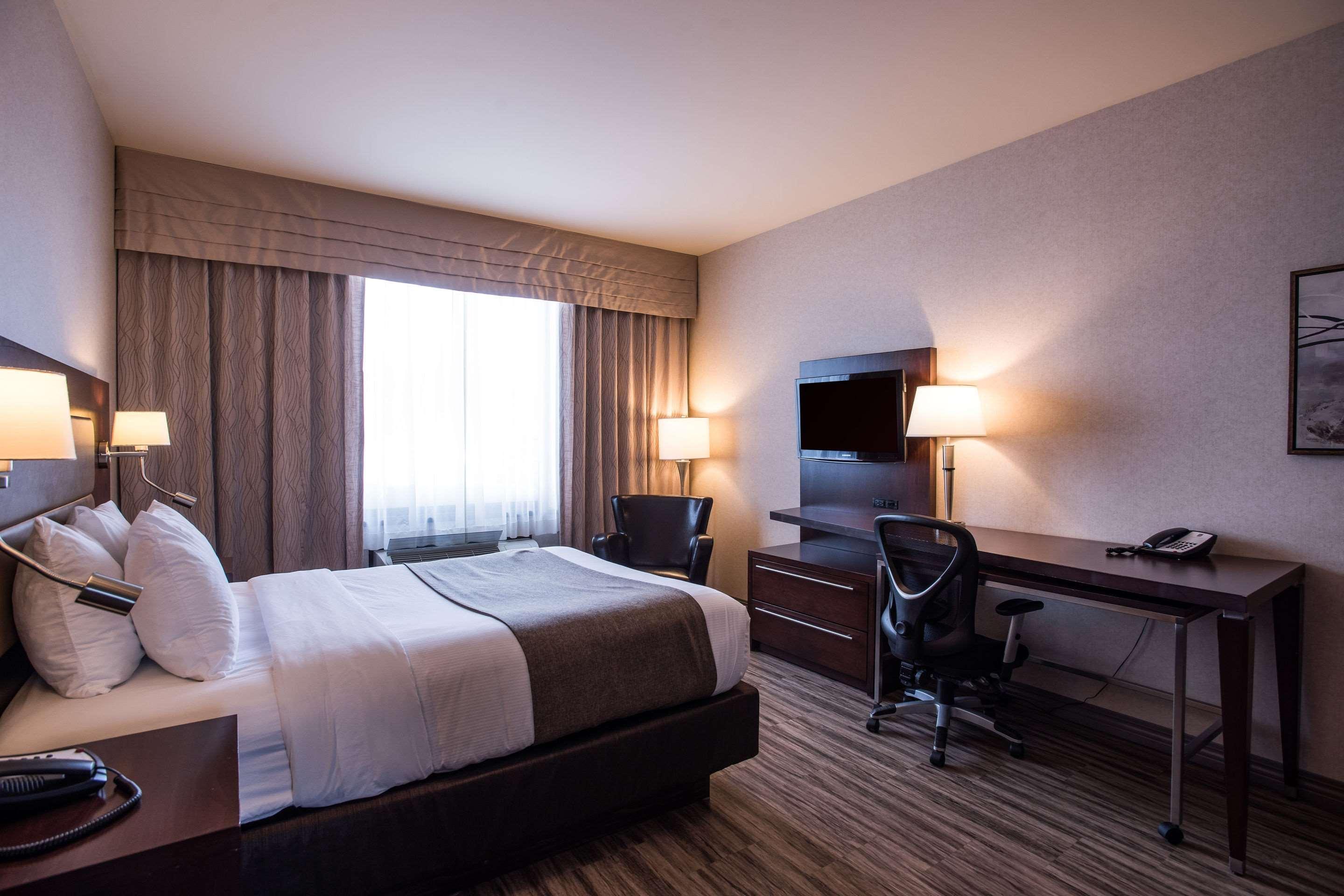 Quality Inn & Suites Val-d'Or Extérieur photo