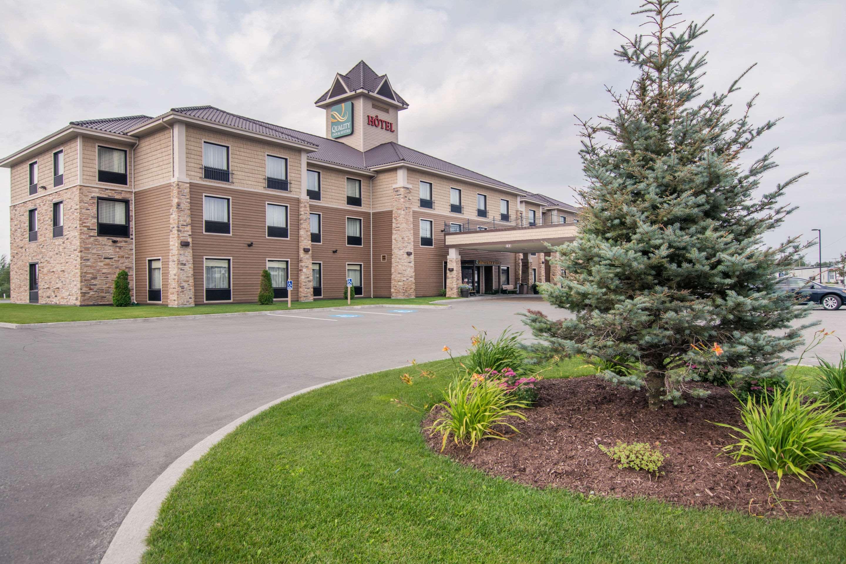 Quality Inn & Suites Val-d'Or Extérieur photo