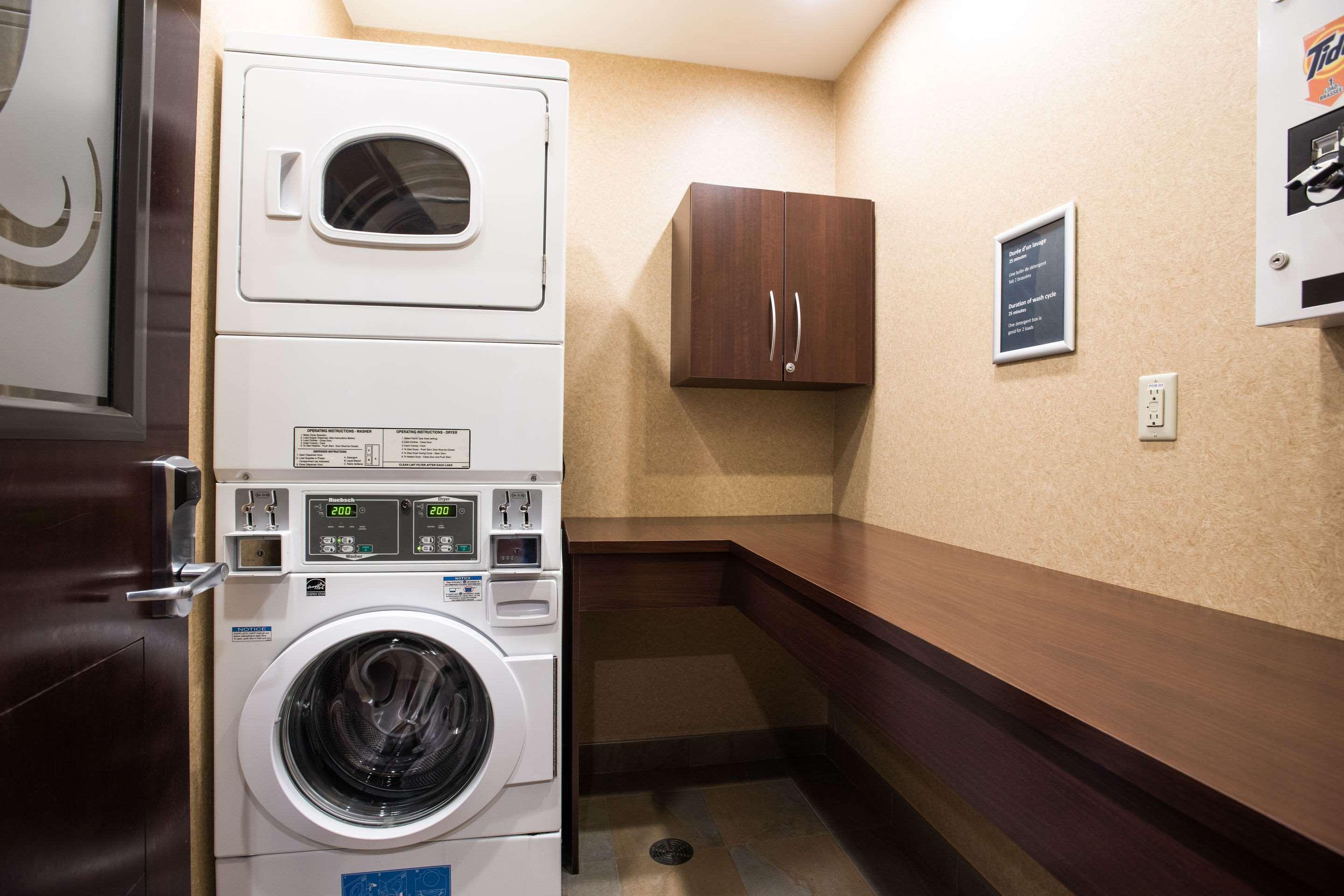 Quality Inn & Suites Val-d'Or Extérieur photo