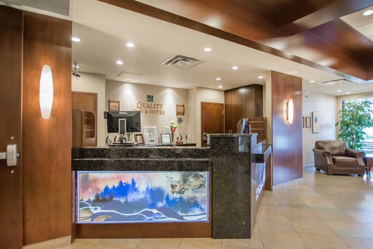 Quality Inn & Suites Val-d'Or Extérieur photo