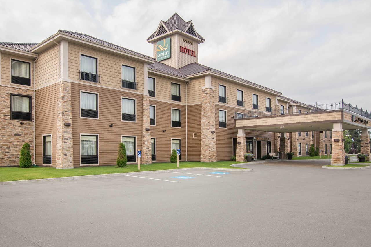 Quality Inn & Suites Val-d'Or Extérieur photo