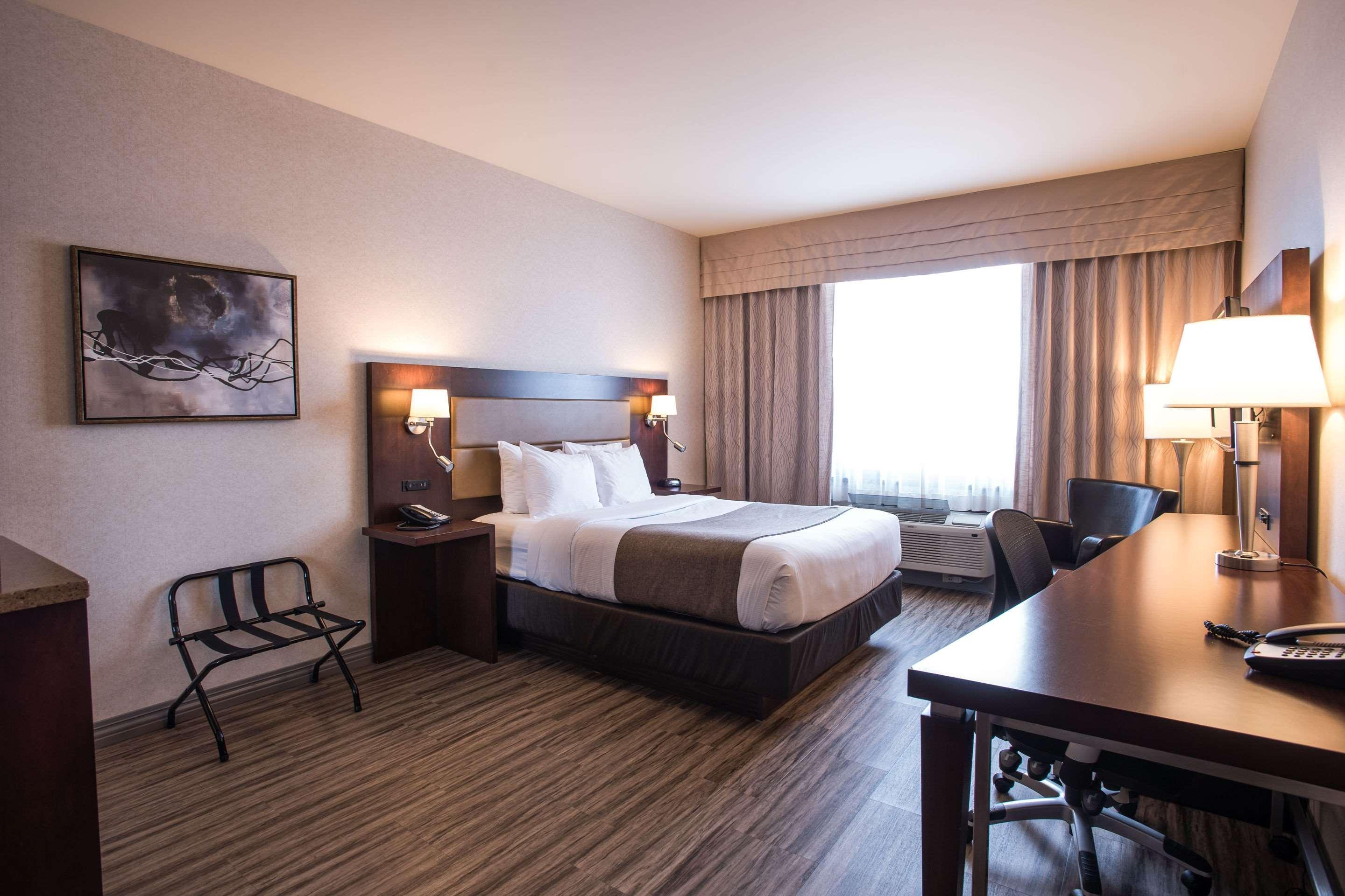 Quality Inn & Suites Val-d'Or Extérieur photo