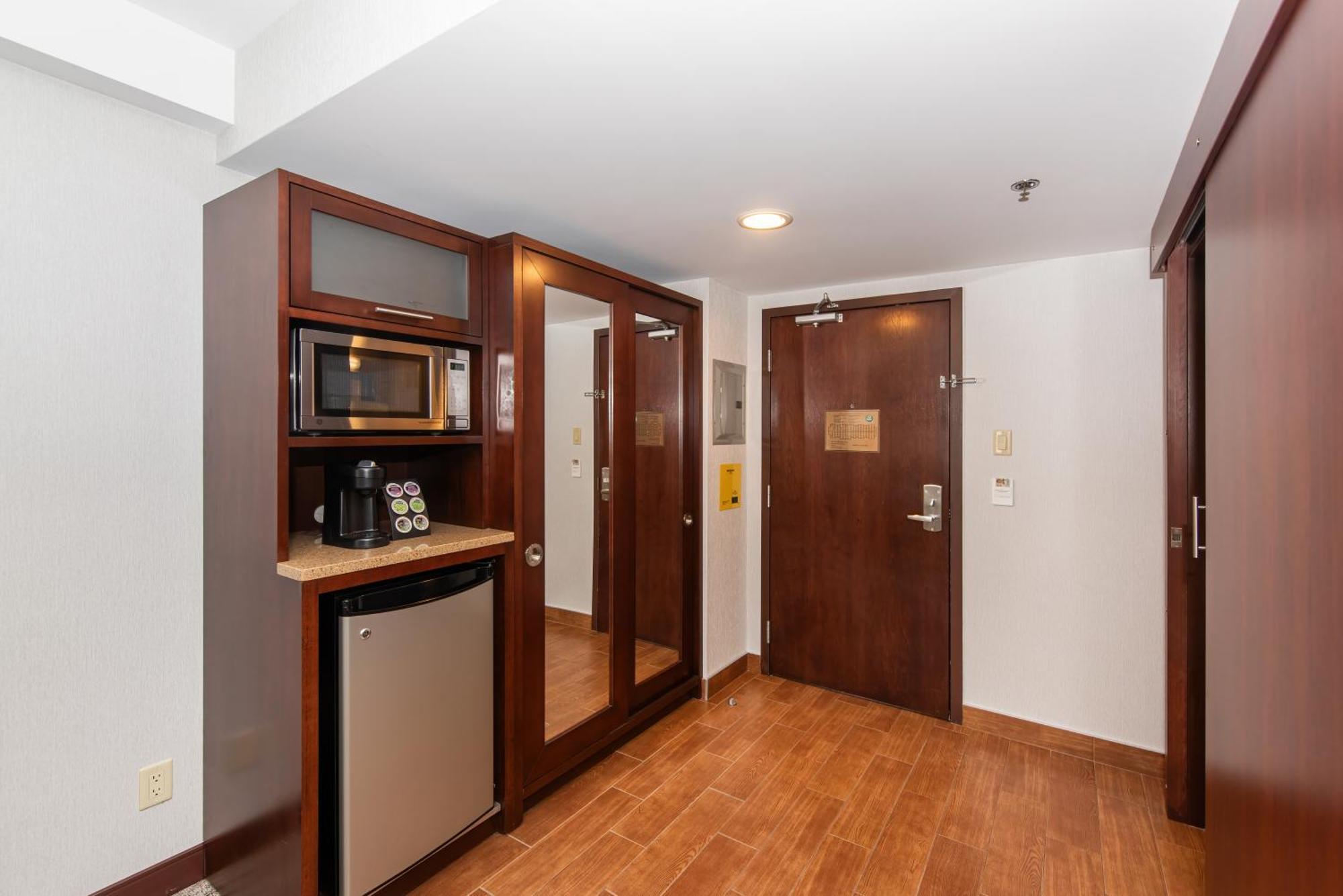 Quality Inn & Suites Val-d'Or Extérieur photo