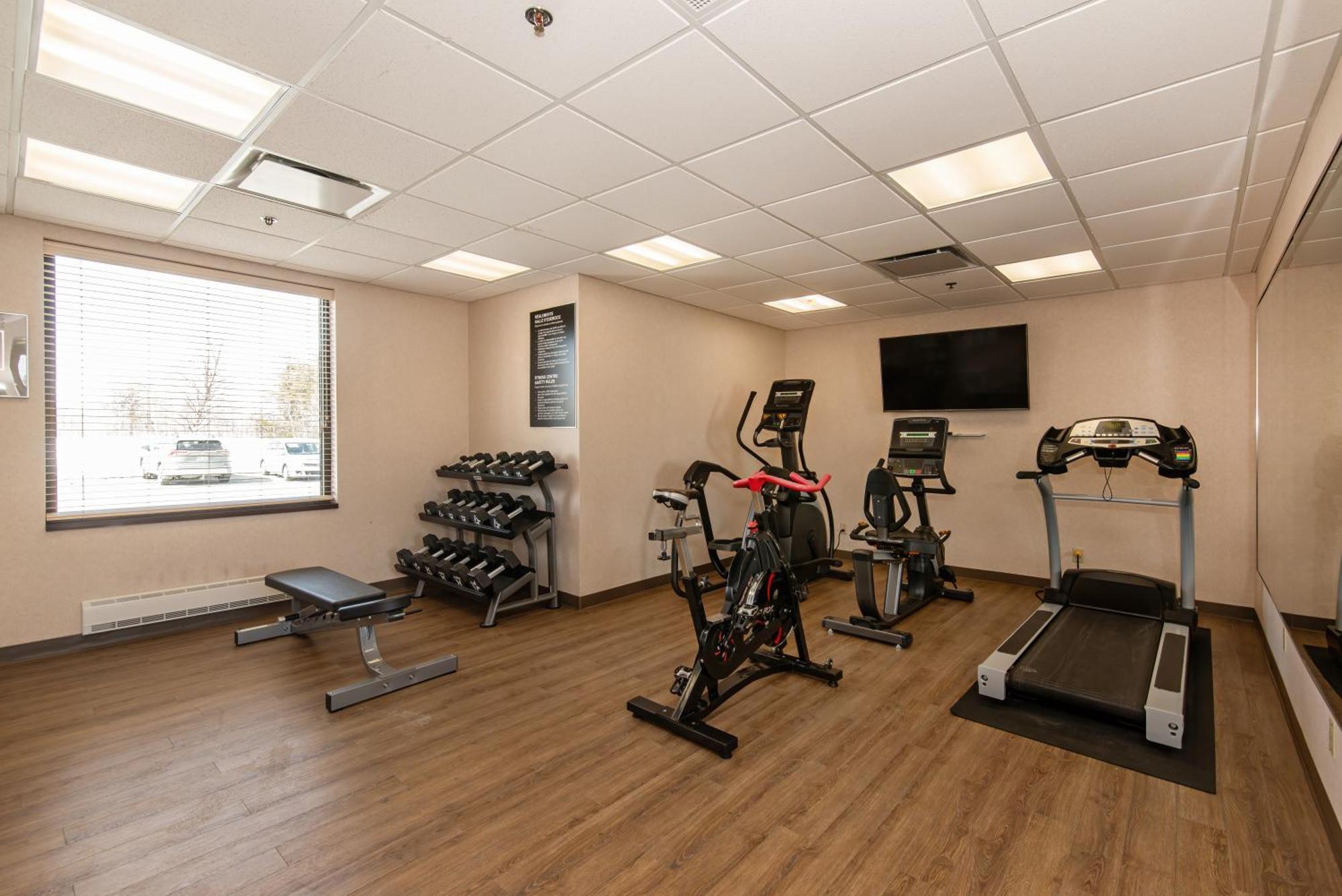 Quality Inn & Suites Val-d'Or Extérieur photo