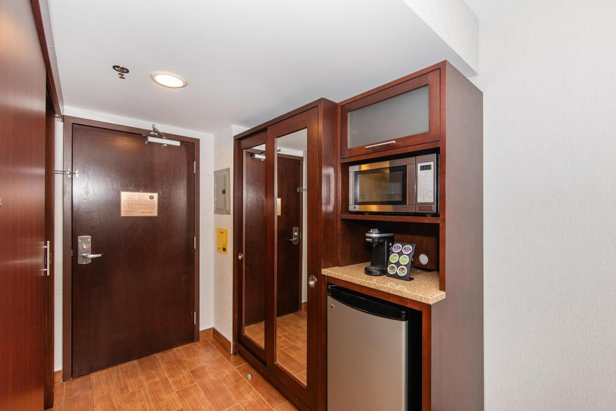 Quality Inn & Suites Val-d'Or Extérieur photo