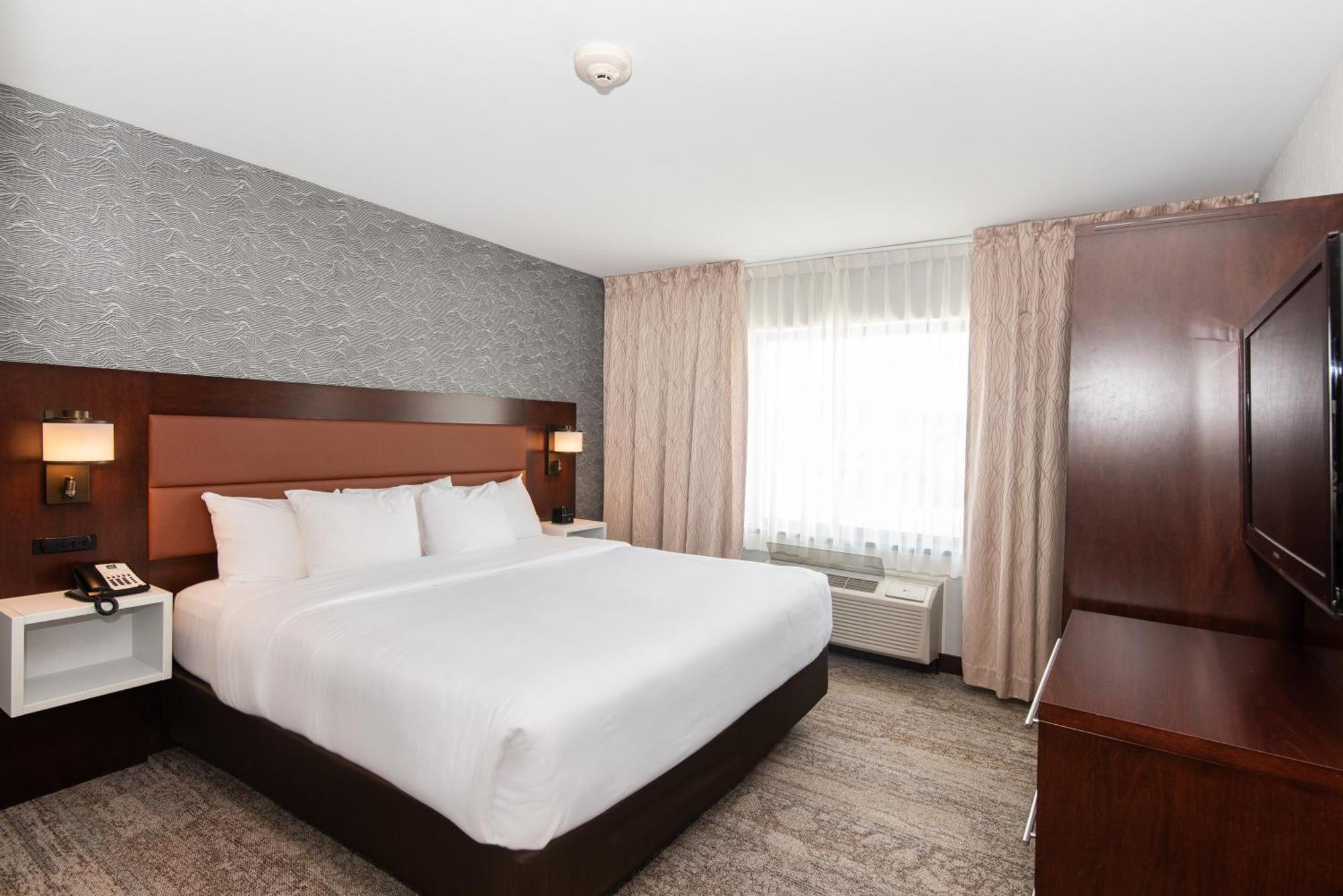 Quality Inn & Suites Val-d'Or Extérieur photo