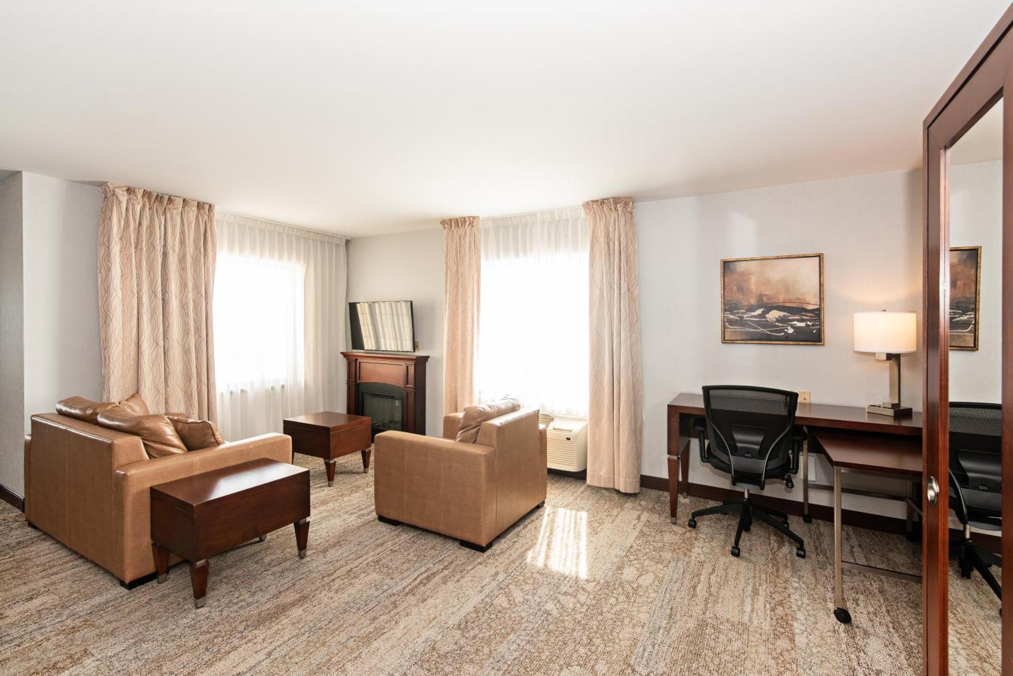 Quality Inn & Suites Val-d'Or Extérieur photo