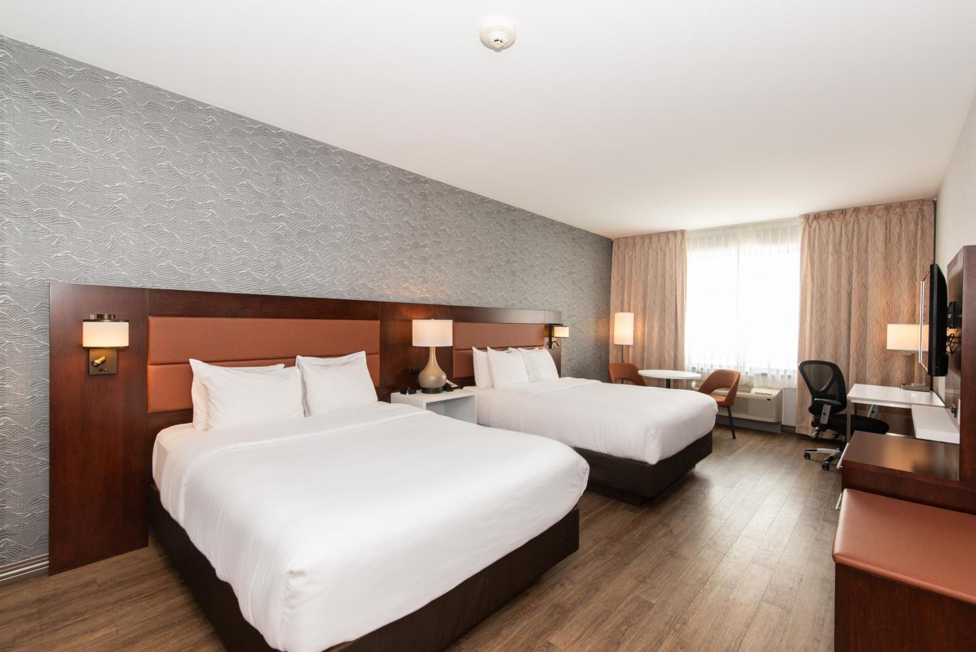 Quality Inn & Suites Val-d'Or Extérieur photo