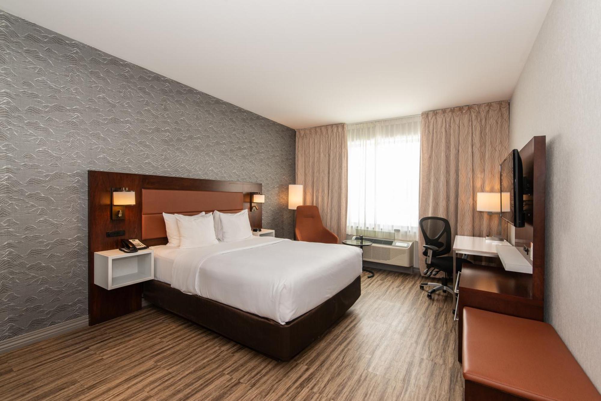 Quality Inn & Suites Val-d'Or Extérieur photo
