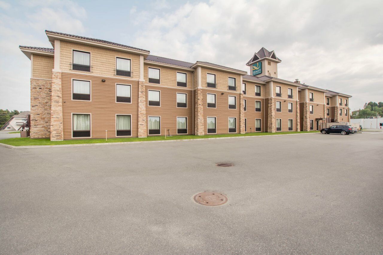 Quality Inn & Suites Val-d'Or Extérieur photo